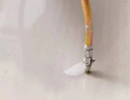 玄武瓷砖空鼓维修公司专业解答在瓷砖铺贴过程中，如果使用的砂料过粗（如全部使用了粗砂），可能会导致以下问题